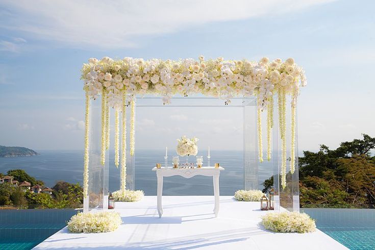 Villa Aye Acrylic Wedding Arch
